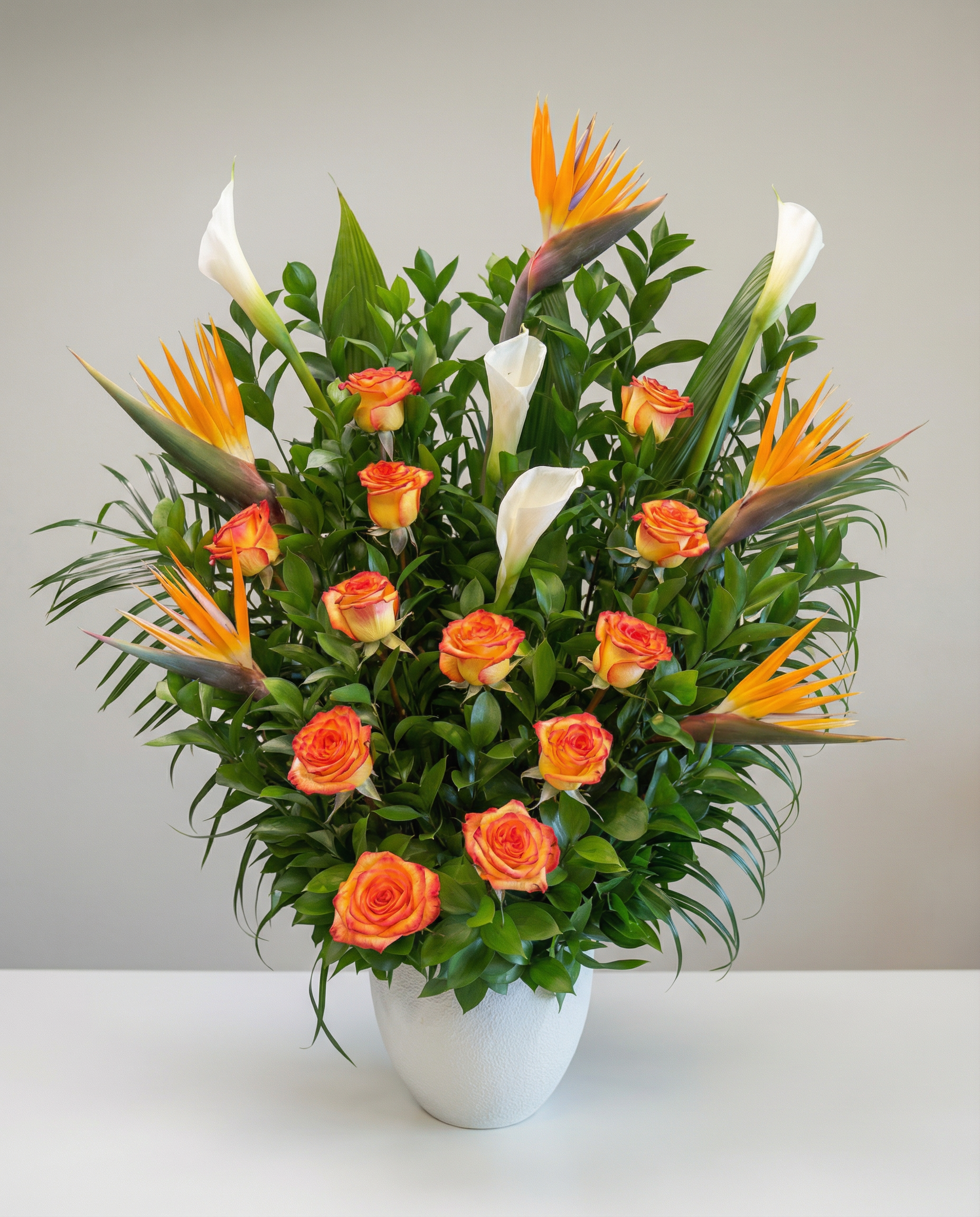 Corbeille funéraire Flamme du Souvenir – arrangement floral élégant réalisé par un fleuriste professionnel, fleurs fraîches et de qualité, Fleurs2
