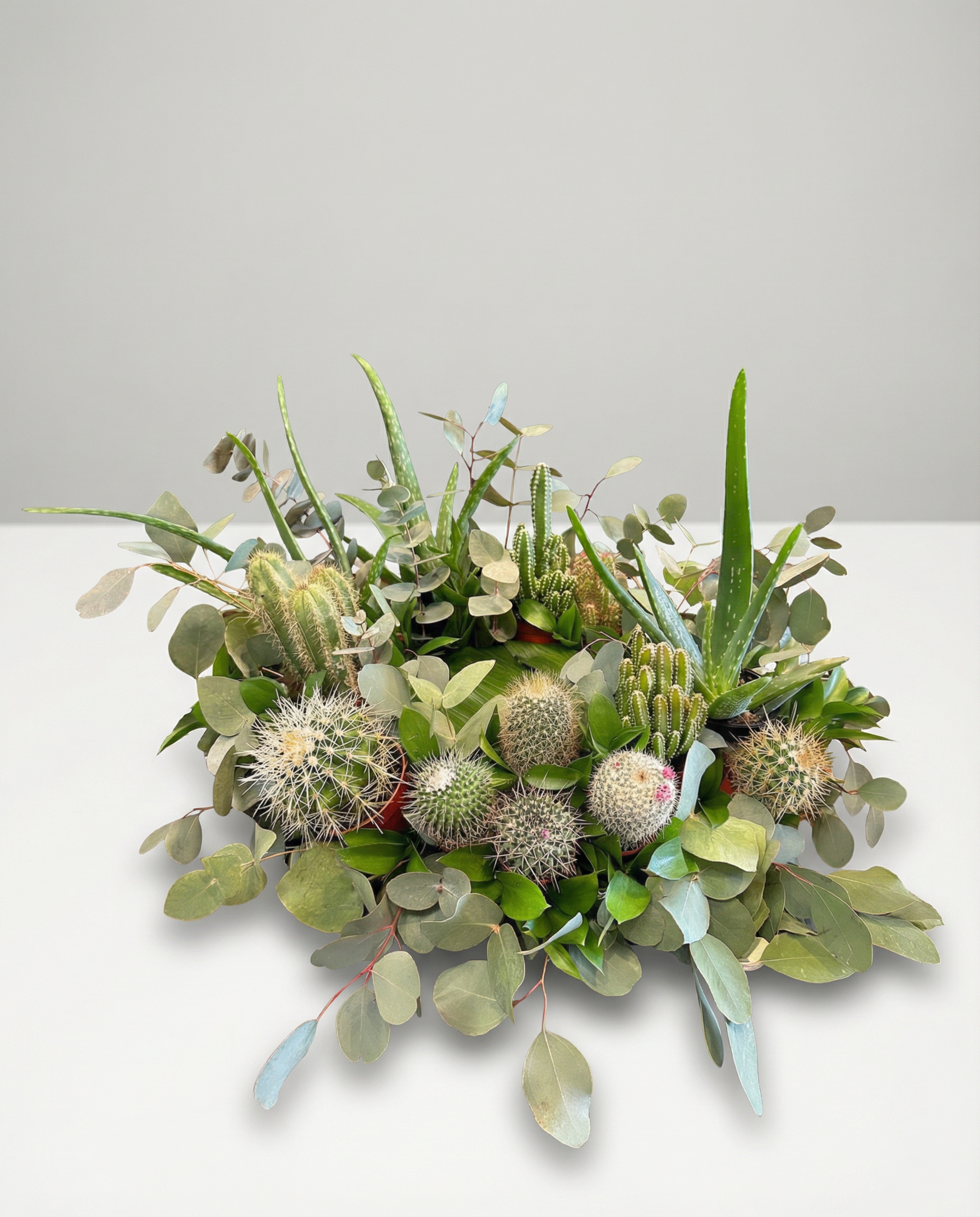 Arrangement d’urne Nature Intemporelle – arrangement floral élégant réalisé par un fleuriste professionnel, fleurs fraîches et de qualité, Fleurs2