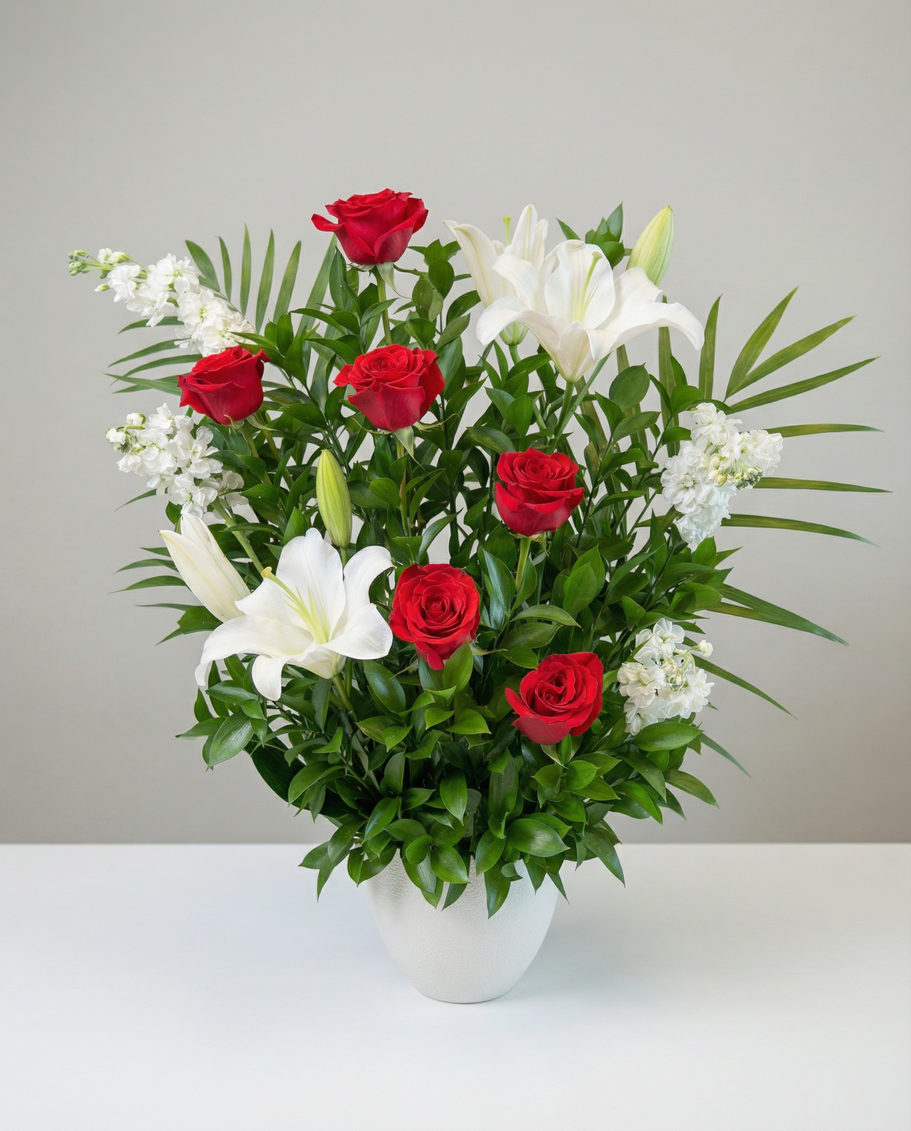Corbeille funéraire Le Classic – arrangement floral élégant réalisé par un fleuriste professionnel, fleurs fraîches et de qualité, Fleurs2