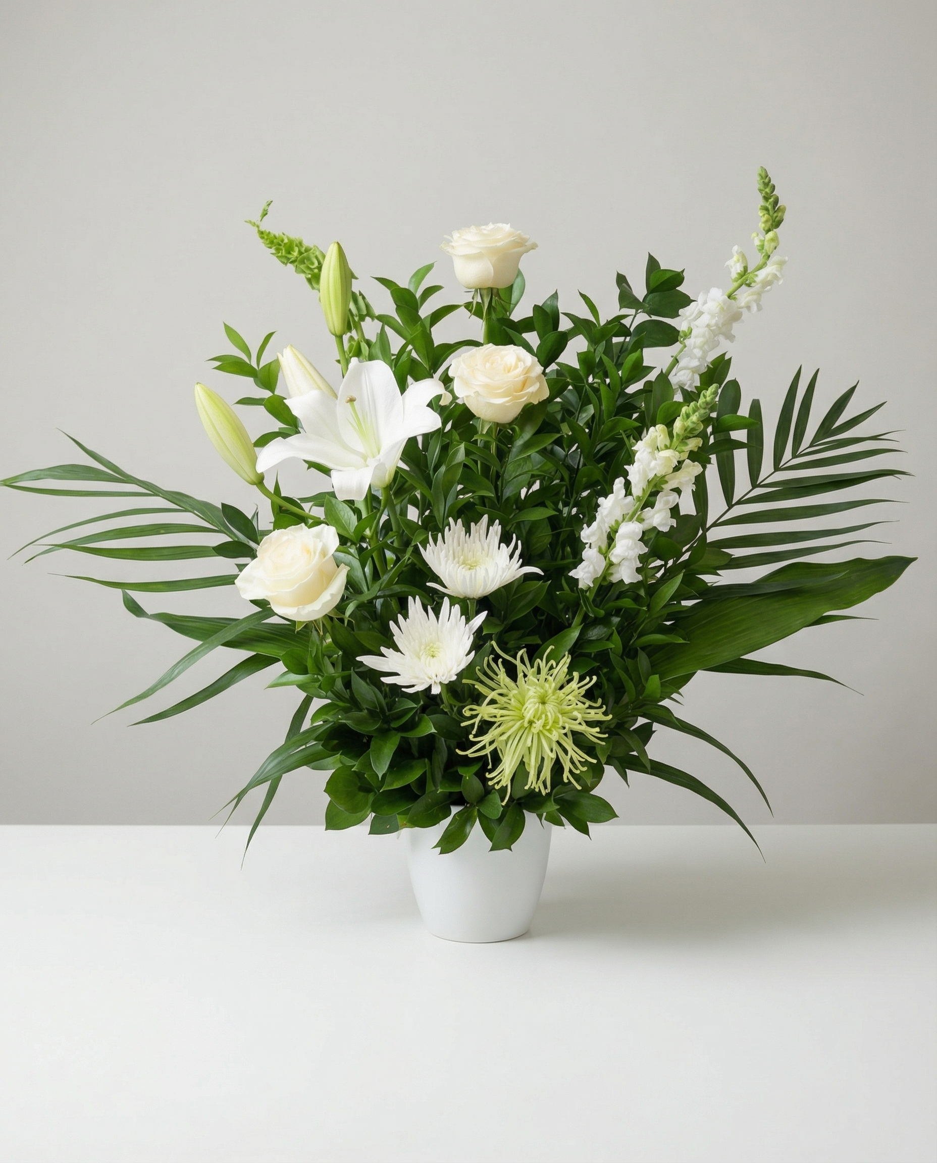 Corbeille funéraire Esprit glorieux – arrangement floral élégant réalisé par un fleuriste professionnel, fleurs fraîches et de qualité, Fleurs2