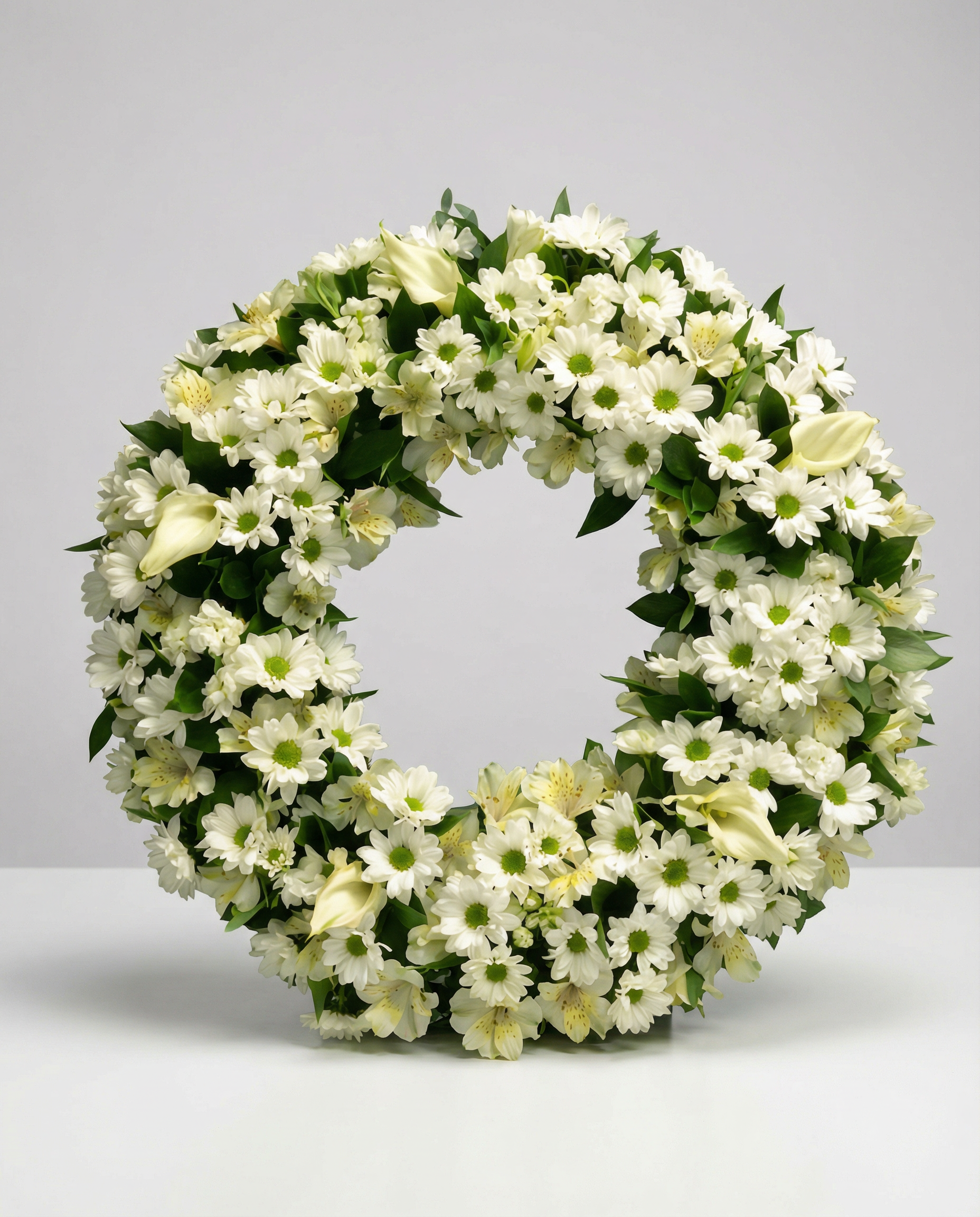 Couronne funéraire Joie Infinie – arrangement floral élégant réalisé par un fleuriste professionnel, fleurs fraîches et de qualité, Fleurs2