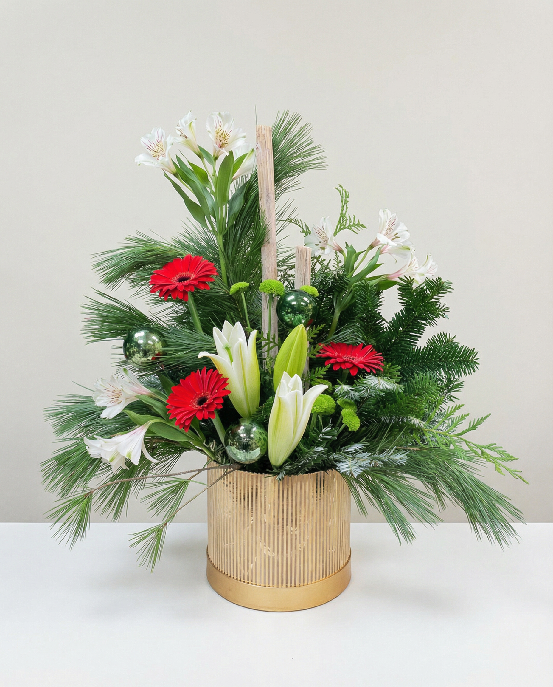 Arrangement Festif pour Hôtesse L'intemporelle – arrangement floral élégant réalisé par un fleuriste professionnel, fleurs fraîches et de qualité, Fleurs2