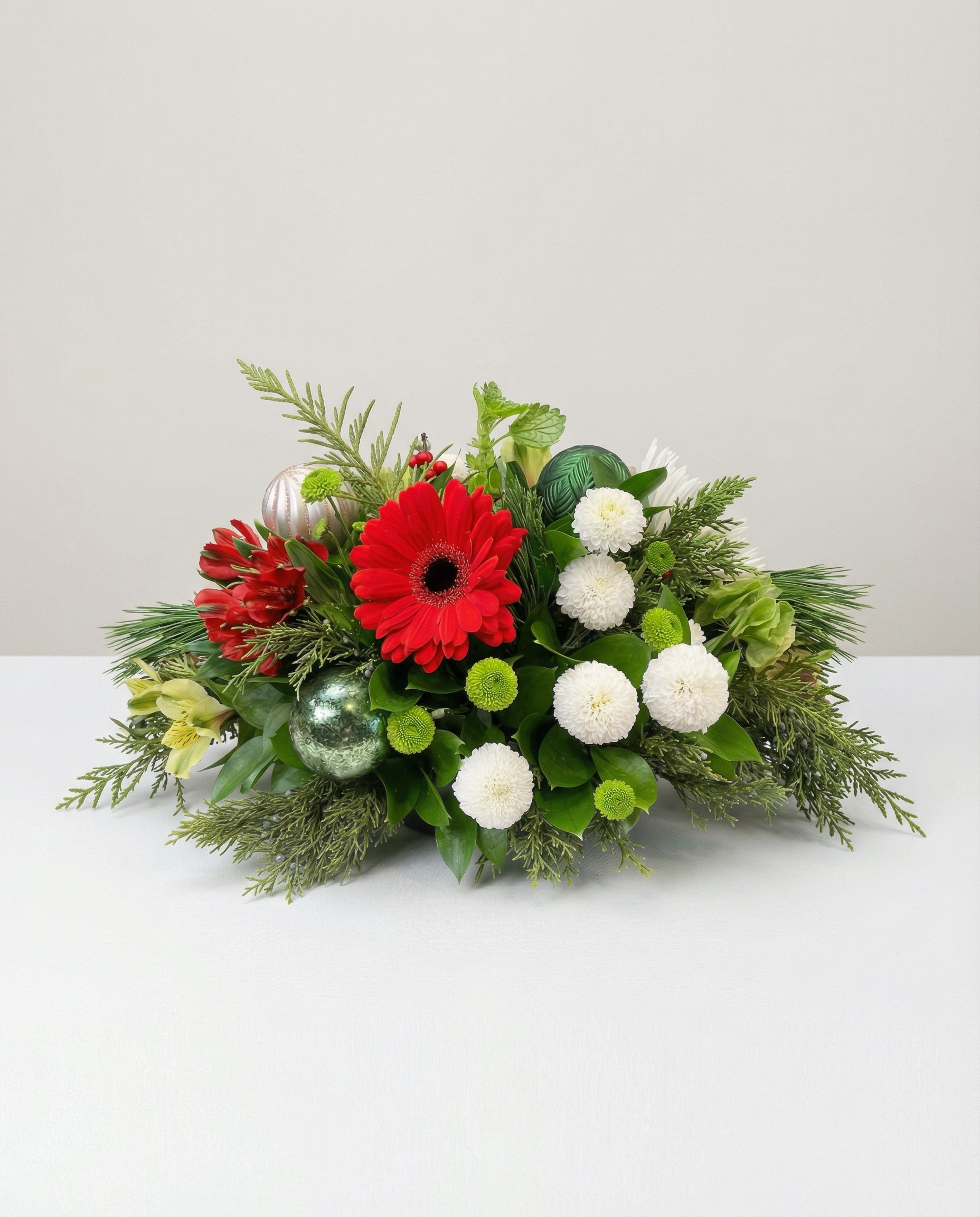 Centre de Table Lumière Solstice – arrangement floral élégant réalisé par un fleuriste professionnel, fleurs fraîches et de qualité, Fleurs2